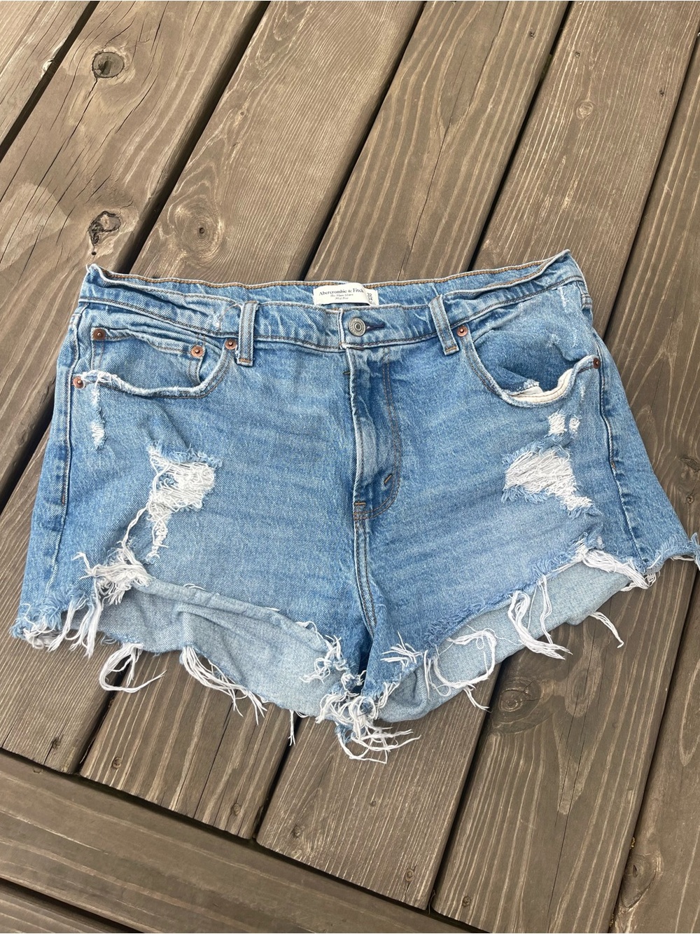 Abercrombie and Fitch The Mom Shorts Mid rise